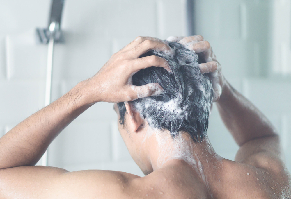 頭皮保養方法：選擇合適洗髮精洗頭